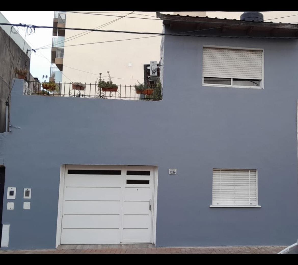 Casa 3 dormitorios - Cochera - Terraza - Parrillero-  Asamblea al 600-  Zona Norte Oportunidad!! — foto 1